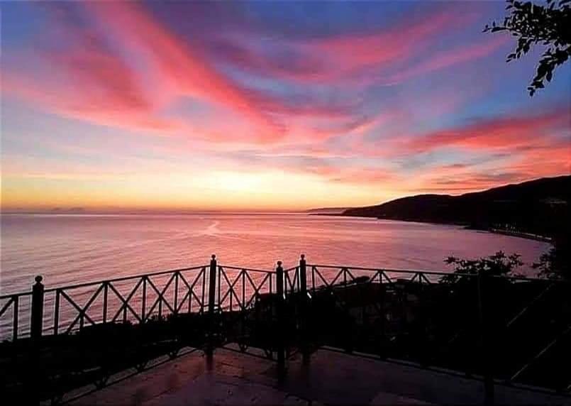 Umberto 25 Bed & Breakfast Santo Stefano di Camastra Exterior photo