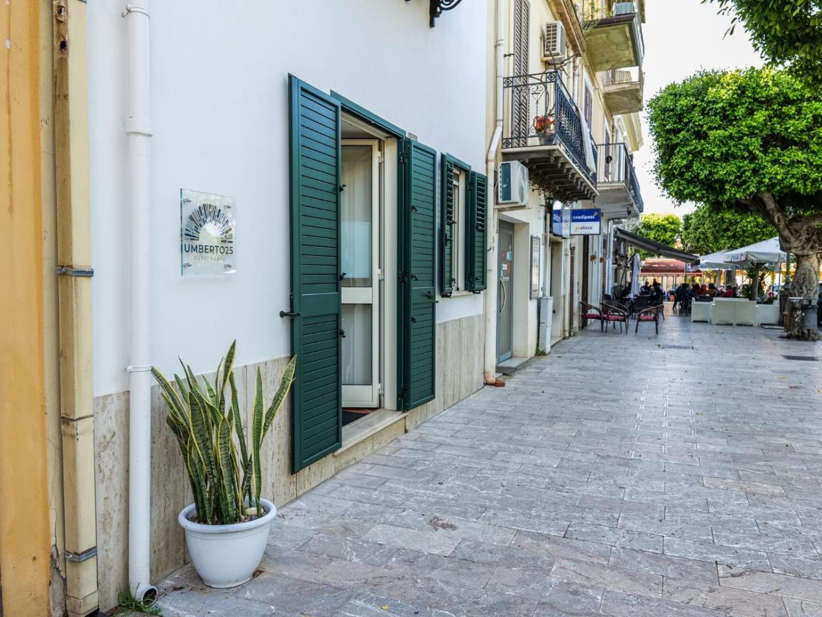Umberto 25 Bed & Breakfast Santo Stefano di Camastra Exterior photo