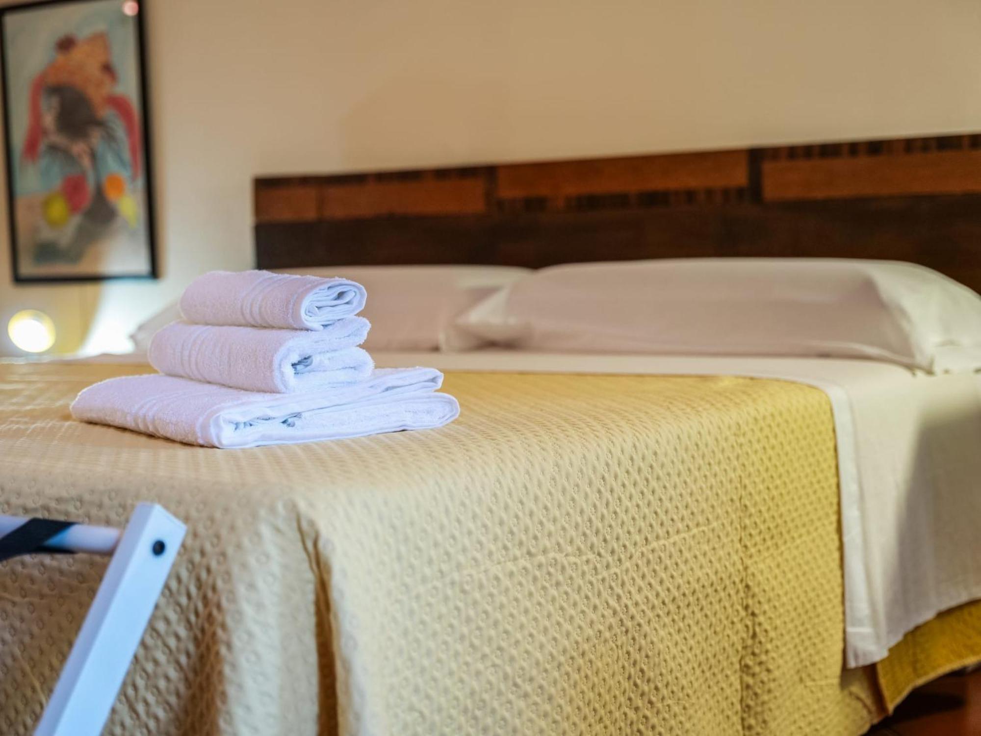 Umberto 25 Bed & Breakfast Santo Stefano di Camastra Exterior photo